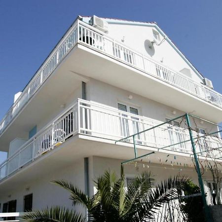 Apartments Trogrlic Хвар Екстериор снимка